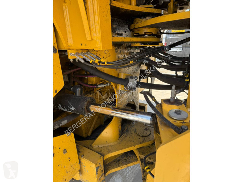 Nakladač Caterpillar 962M