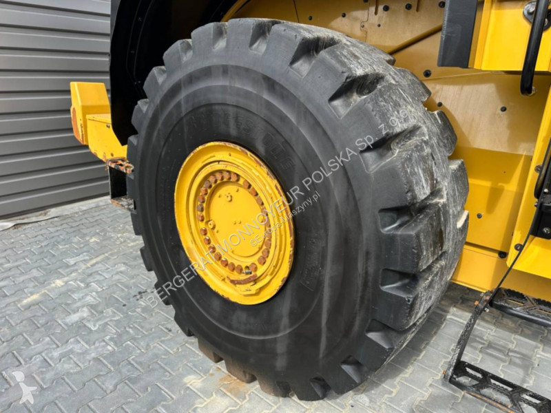 Nakladač Caterpillar 980