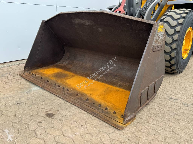 مُحمّلة Volvo - 3rd Function / Quick Coupler