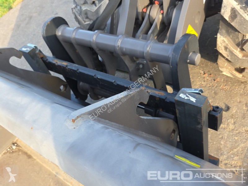 Товарач Mecalac MCL4+