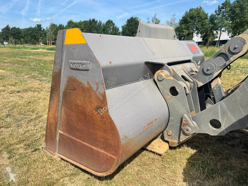 Nakladač Volvo L220H - Automatic Greasing /...