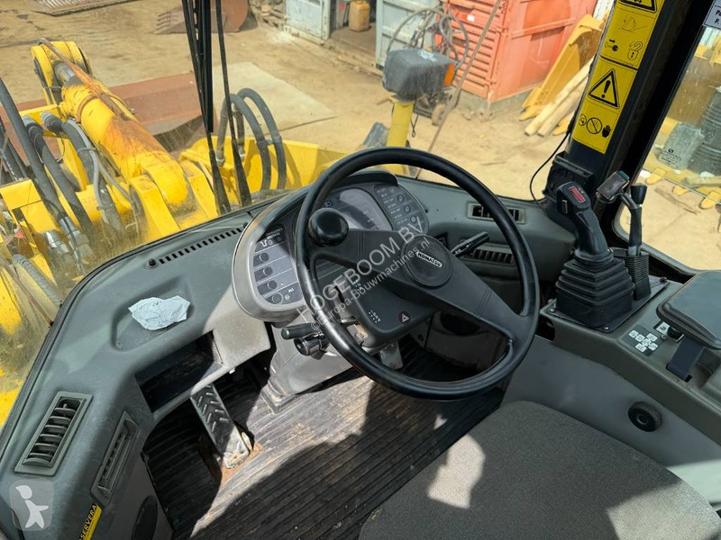 Nakladač Komatsu 2703