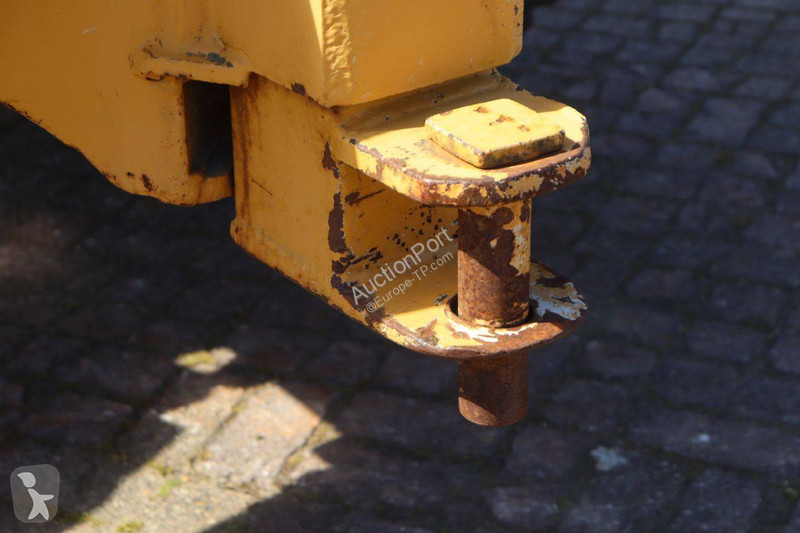 Nakladač Caterpillar