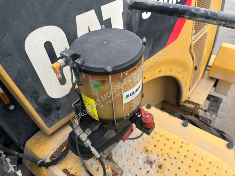 Nakladač Caterpillar 950M