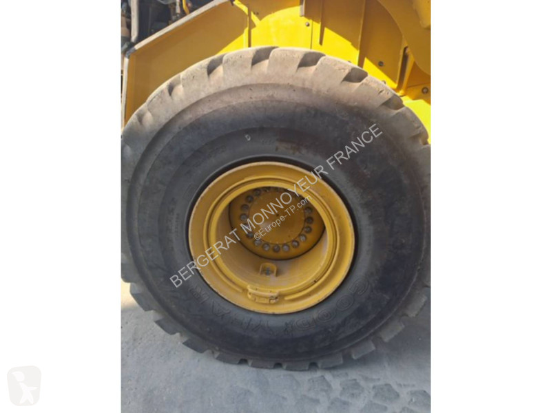 Nakladač Caterpillar 972M