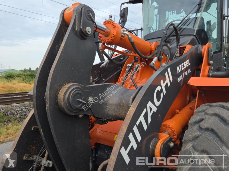 Nakladač Hitachi 7