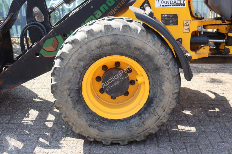 Nakladač JCB T4