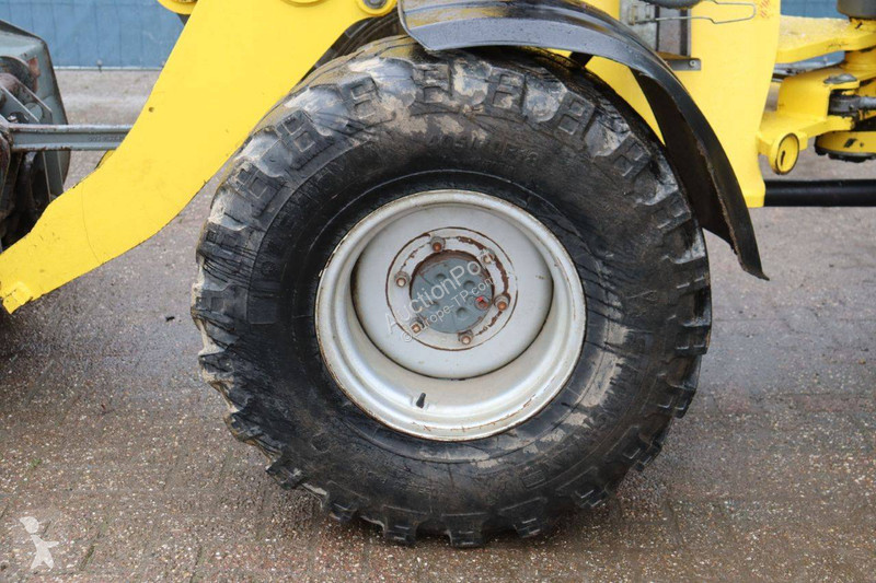 Nakladač Weidemann WL48