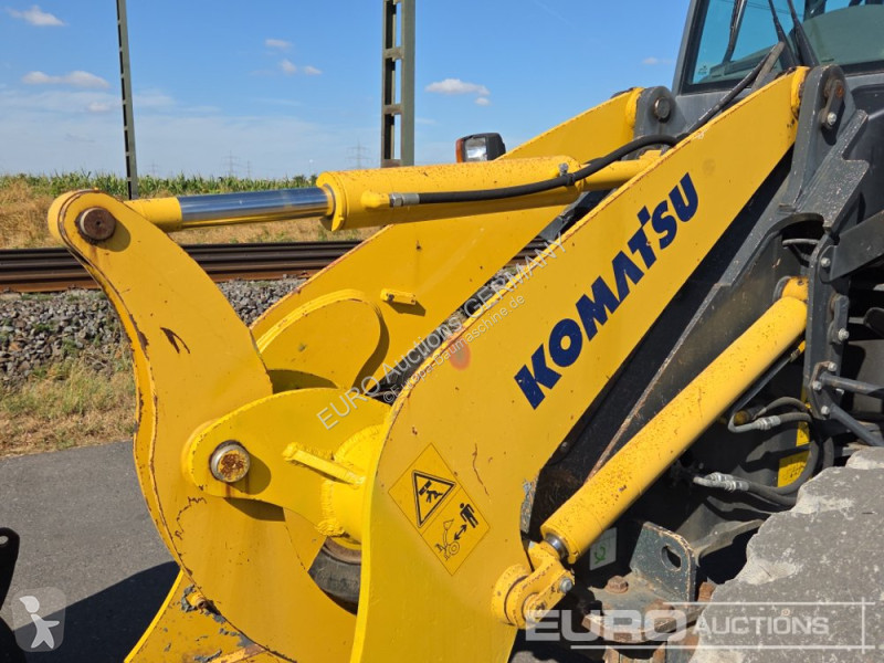 Nakladač Komatsu WA100M-7