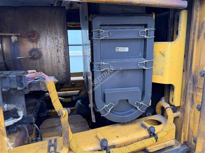 Nakladač Caterpillar 988 K 2018