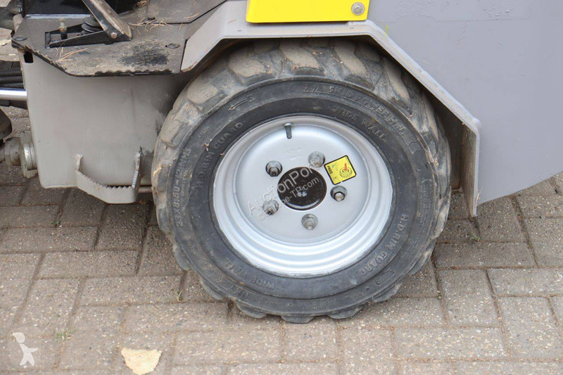 Фронтальный погрузчик Giant D254SW
