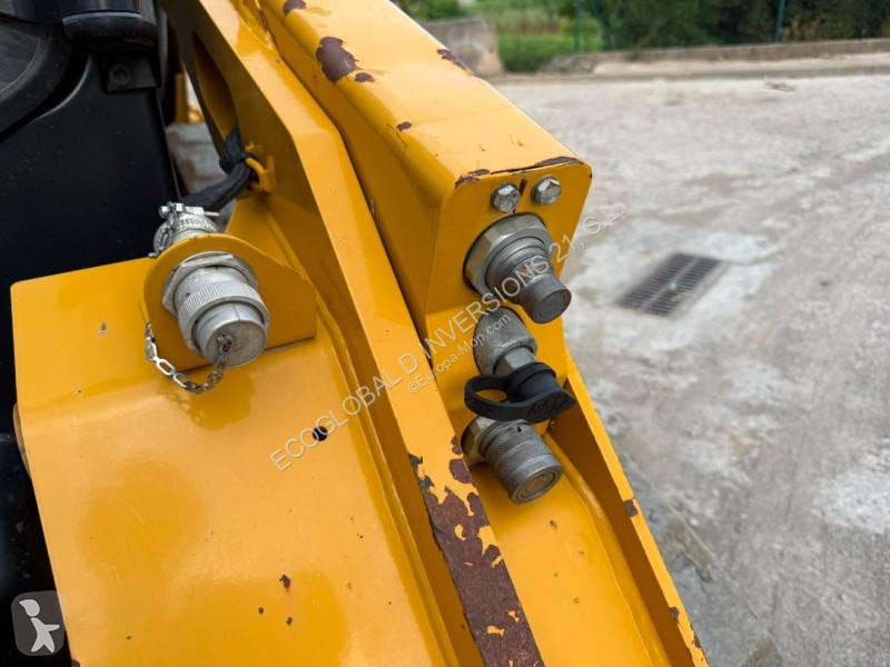 Фронтальный погрузчик Caterpillar 3