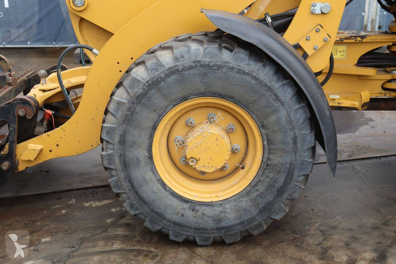 Pala cargadora Caterpillar 907M