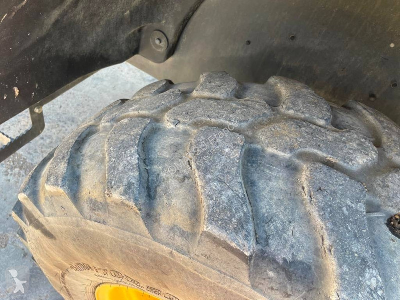 Chargeuse Komatsu WA100M-8E0