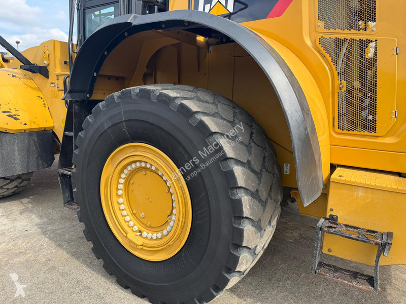 Товарач Caterpillar 982M .