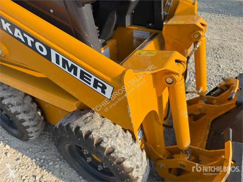 Pala cargadora  Kato-imer AS 12 Skid Steer Loader