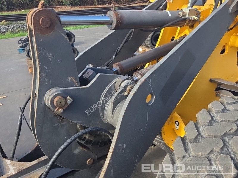 Pala cargadora Volvo L28F