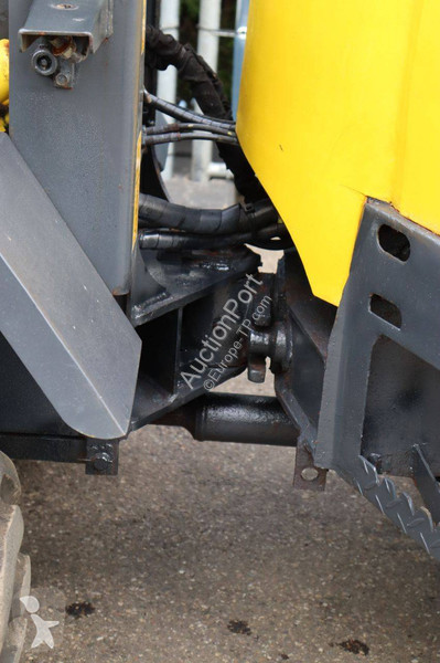 Lastare Komatsu W10-6