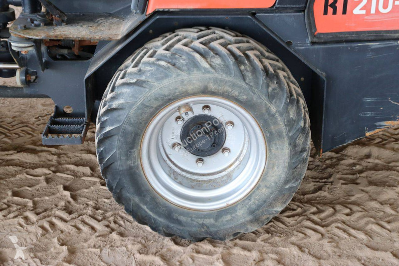 Chargeuse Kubota RT210-2