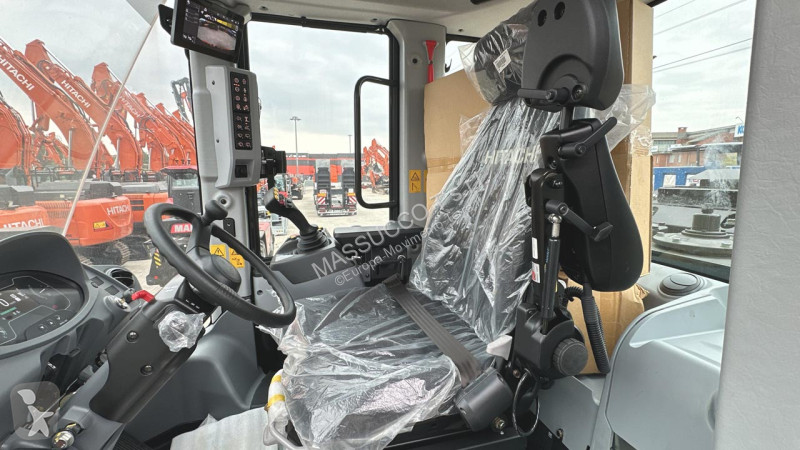 Chargeuse Hitachi 7