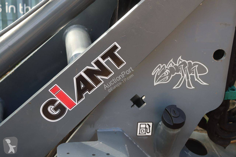 Chargeuse Giant D332SWT