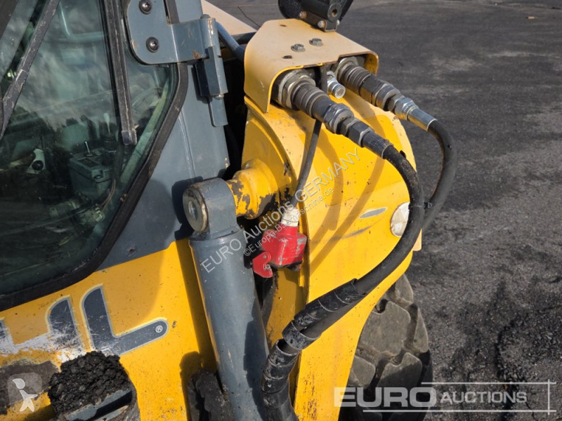 Shovel Gehl R190