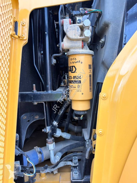 Товарач Caterpillar XE
