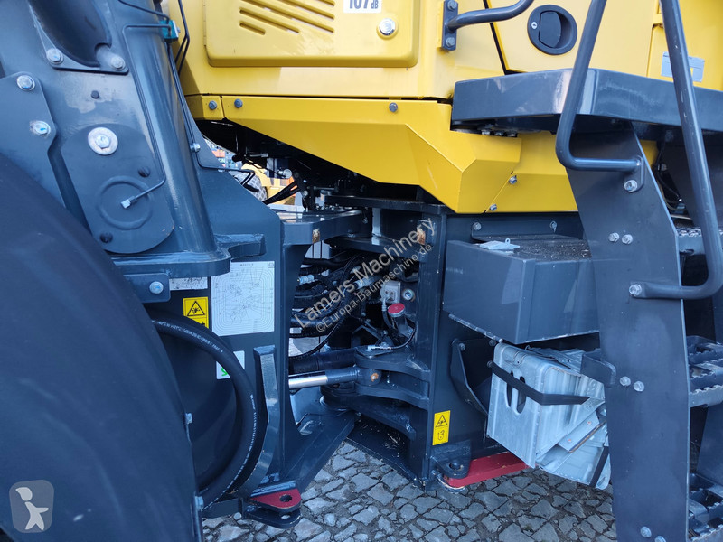 Pá carregadora Komatsu 4708