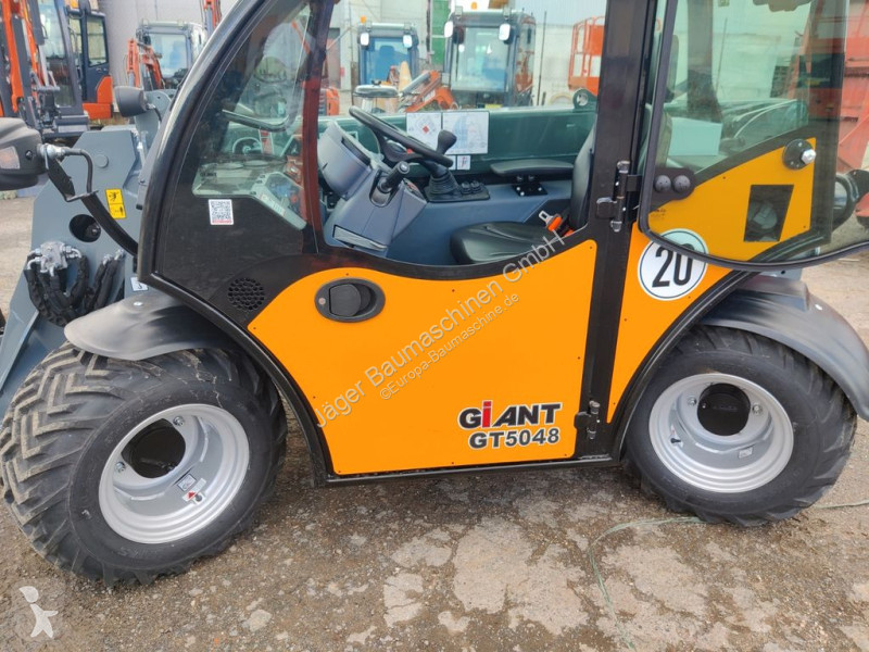 Pá carregadora  Giant GT 5048-- Netto 57900.--€