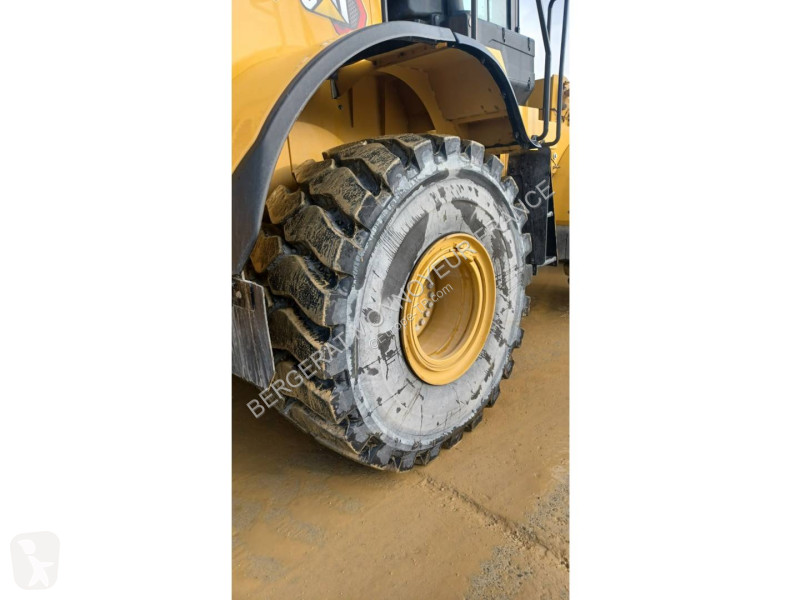 Nakladač Caterpillar 972M