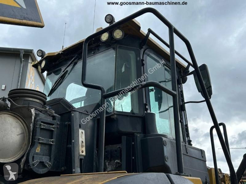 Shovel Caterpillar 972M XE