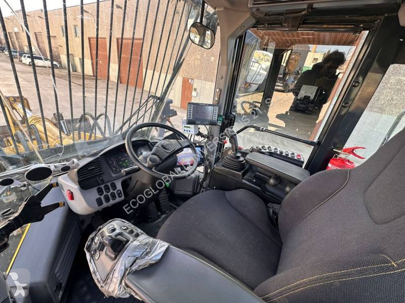 Pala Komatsu 8EO