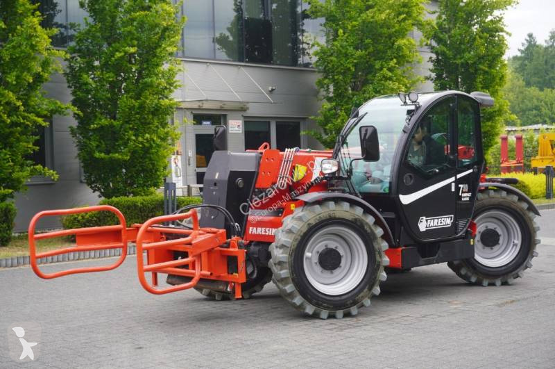 Încărcător telescopic Faresin-Haulotte 730C...