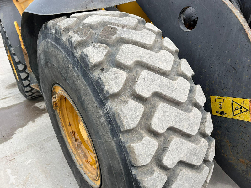 مُحمّلة Volvo L 90 F 4x4 CETRAL LUBRICATIO / AC
