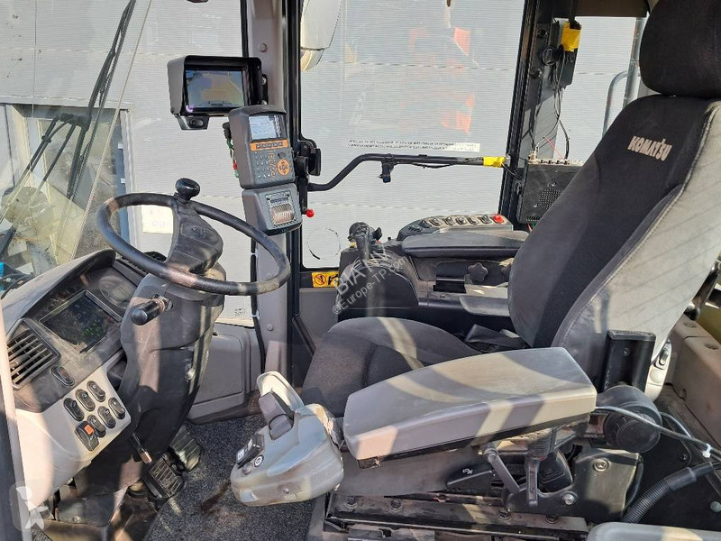 مُحمّلة Komatsu -8E0