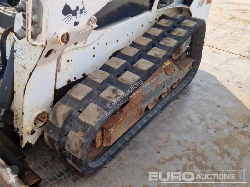 Shovel Bobcat T590