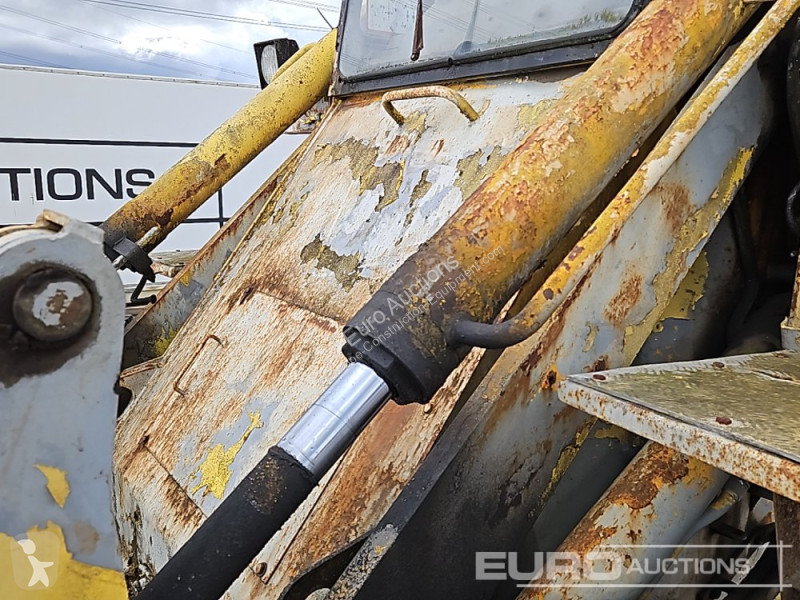 Nakladač JCB 420