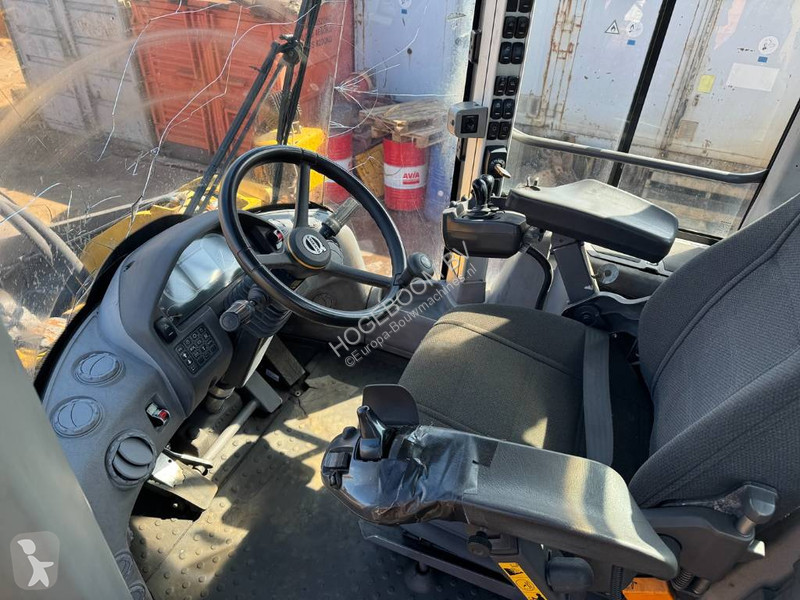Shovel Volvo L 220 H ( WITH EW TYRES )