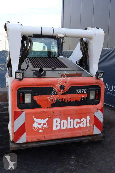 Shovel Bobcat