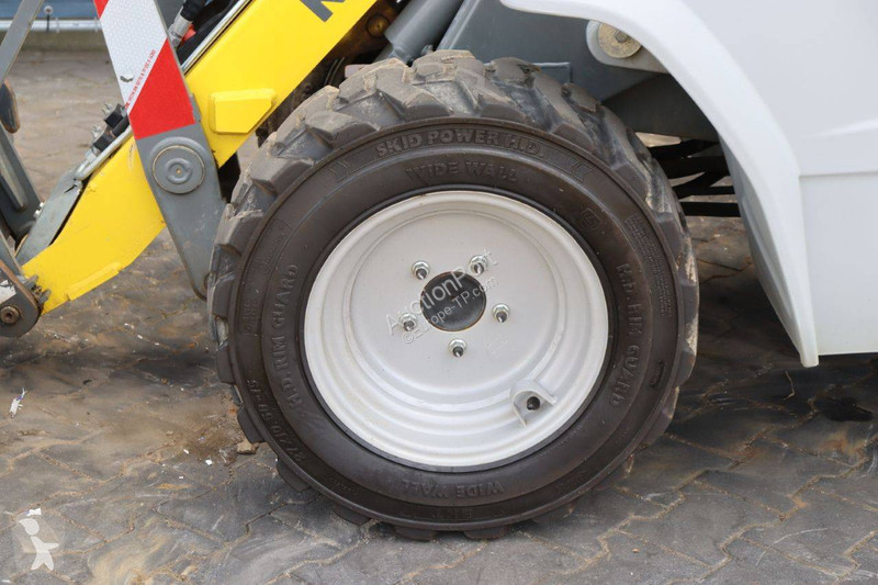 Shovel Yanmar 358