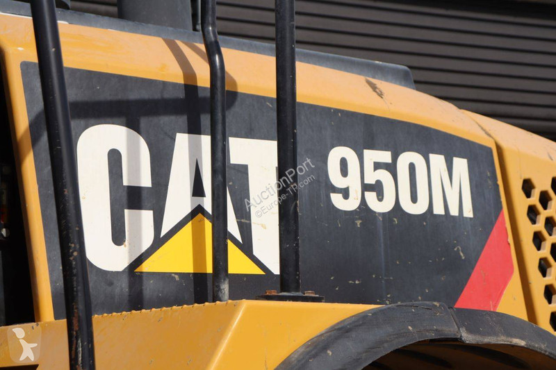 Shovel Caterpillar M