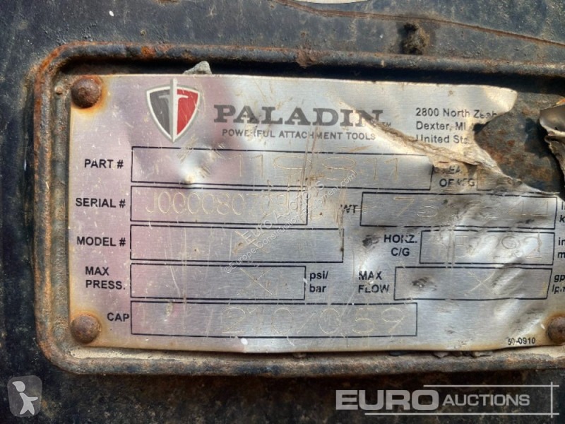 Nakladač Takeuchi TL10V2-CR