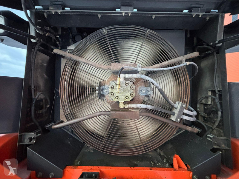 Фронтальный погрузчик Hitachi 3305B 5500 l BUCKET