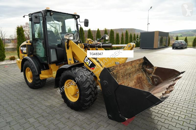 Nakladač Caterpillar 906M