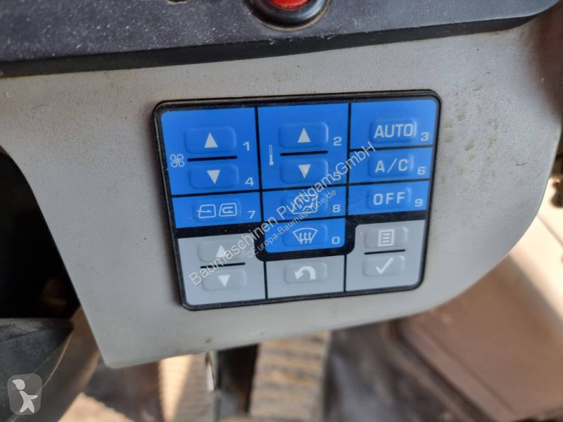 مُحمّلة Komatsu 3808
