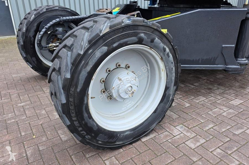 Chargeuse Genie SX135XC Diesel, 43m Working...