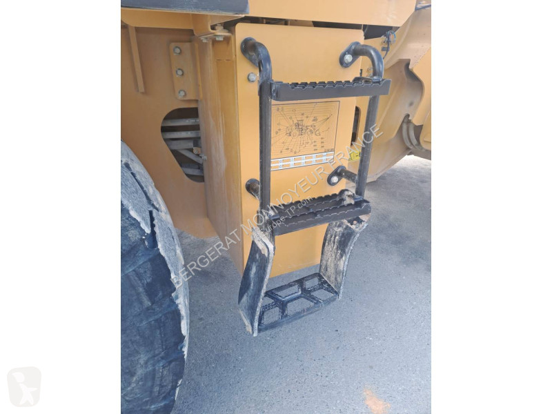 Nakladač Caterpillar 950GC