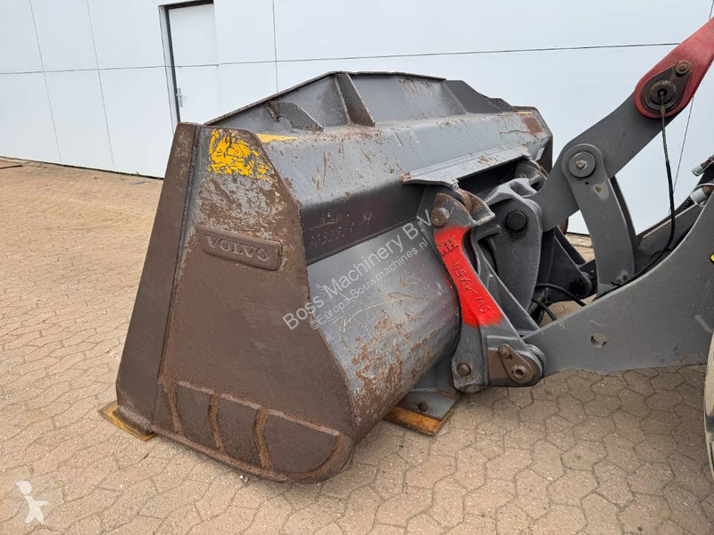 مُحمّلة Volvo - 3rd Function / Quick Coupler