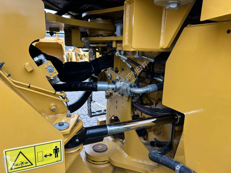 مُحمّلة Caterpillar GC wheel loader Demo 650 hours