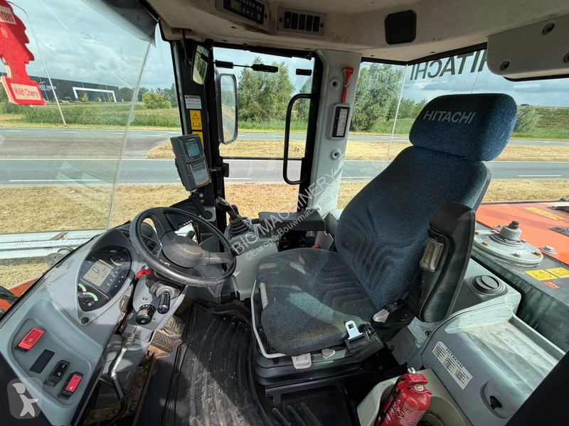 Nakladač Hitachi 5B